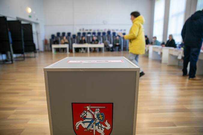 Pirmasis rinkimų akibrokštas: nuo darbo nušalinta neblaivi komisijos narė