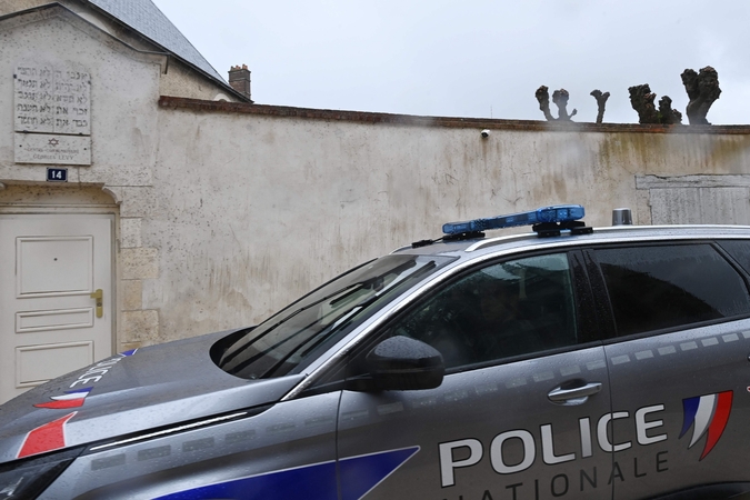 Prancūzijos policija sulaikė 16-metį, įtariamą rabino užpuolimu
