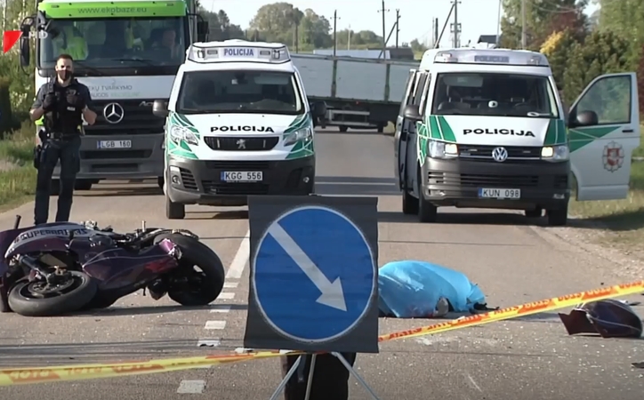 Motociklininko gyvybę nusinešusią avariją sukėlęs girtas vairuotojas siunčiamas už grotų