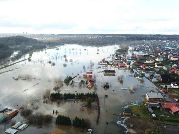 Specialistas apie kritulių merkiamą Lietuvą: situacija šalyje – neįprasta