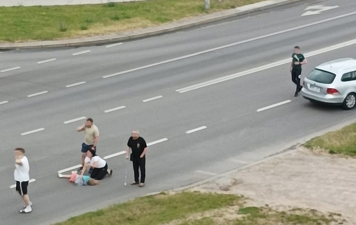 Partrenkta per perėją ėjusi devynmetė: policininkai vaiką gaivino iki medikų atvykimo