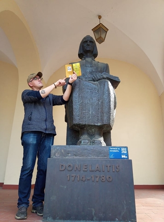 Kibirkštis: "Norėjosi tokios knygos, kuri uždegtų jaunimą", – sako linksmos religinės literatūros prasmę matantis G.E.Klimenka.