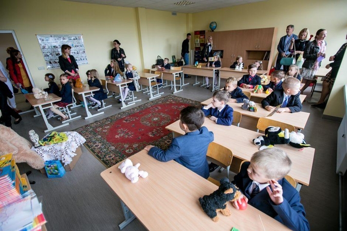 Siūlo, kad valstybė galėtų finansiškai skatinti gabiausius mokinius