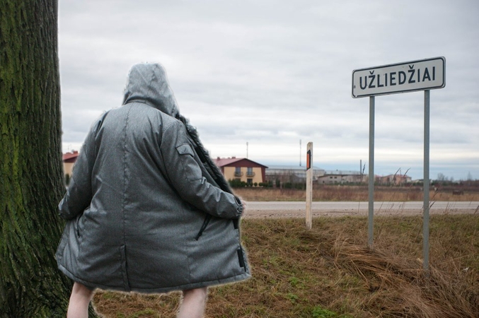 Užliedžius gąsdina iškrypėlis: priekabiauja ir demonstruoja savo „grožybes“