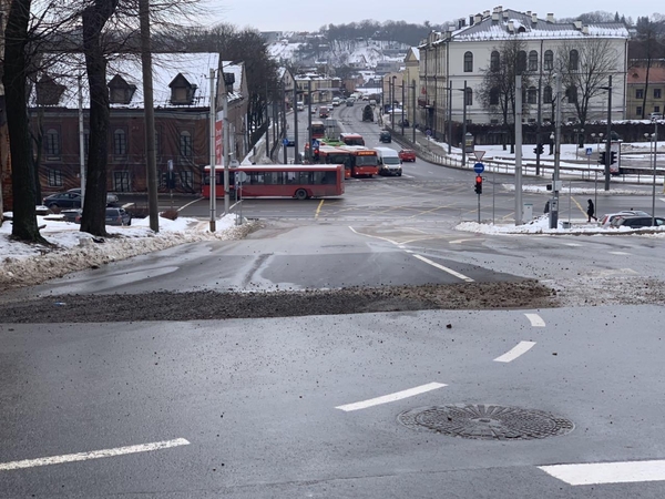 A.Mackevičiaus gatvių danga jau sugadinta, remontuojant vandens komunikacijas.