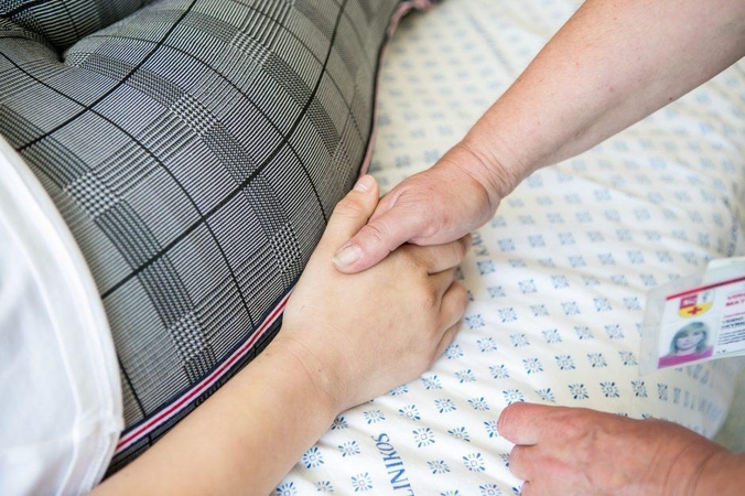 Žiauriai sumuštai paauglei vėl teko apsilankyti Kauno klinikose