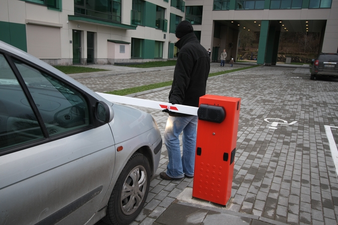 Bręsta pokyčiai: valdžia nusitaikė į automobilių stovėjimo vietas 