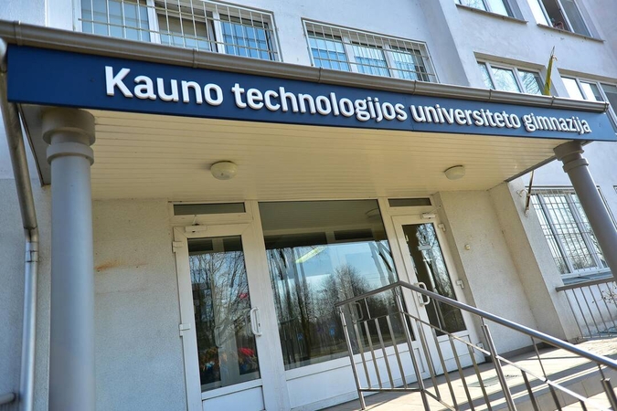 Klausimo apie galimą seksualinį priekabiavimą sulaukęs KTU gimnazijos mokytojas: juokaujat?