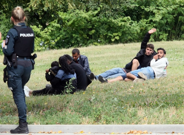 Paaiškėjo, iš kur iki Kauno atsibeldė čia sulaikyti neteisėti migrantai