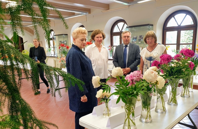 VU Botanikos sode atidaroma vasaros žiedų paroda „Lelija Mindaugo Karūnai“ 
