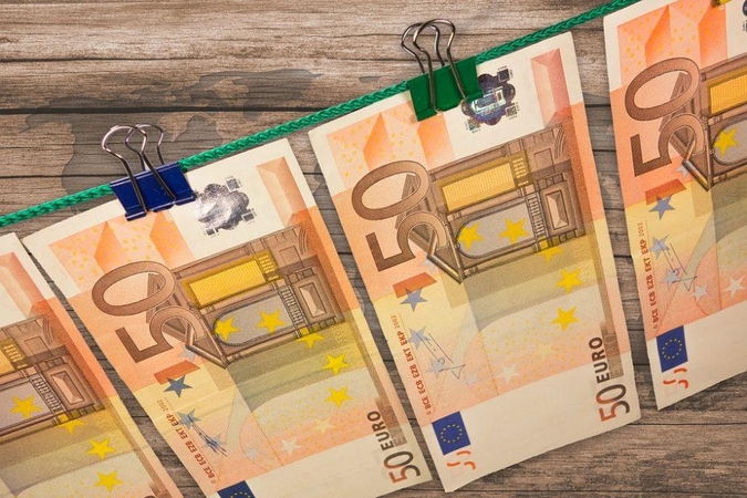 Neeiliniai „mainai“ Kaune: už aukso luitą – galimai padirbti 37 tūkst. eurų
