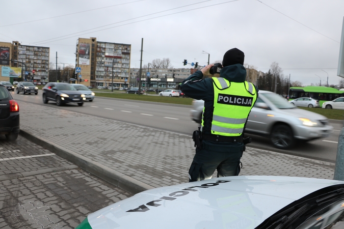 „Gaudė“ važiuojančius „A“ juosta: per valandą – daugiau nei pusšimtis pažeidėjų
