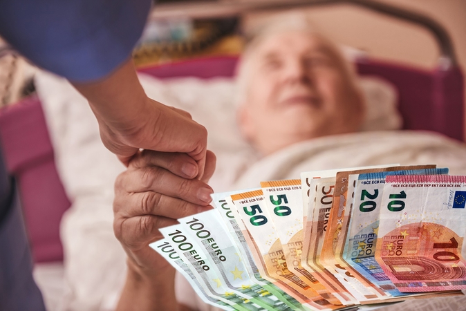 Slaugos namų direktorei iš pakaunės – rimti kaltinimai: pasisavino per 100 tūkst. eurų?