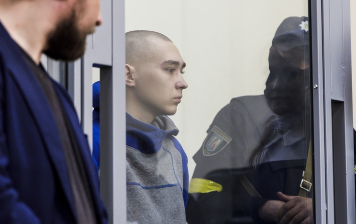 Prieš Ukrainos teismą stojo pirmasis Rusijos karys: gresia kalėjimas iki gyvos galvos