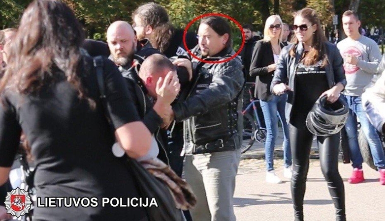 Policija ieško muštynėse dalyvavusio baikerio