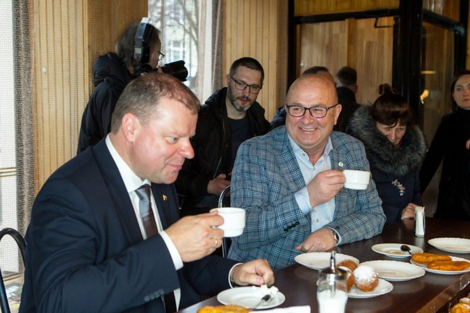 Saulius Skvernelis (kairėje) ir Visvaldas Matijošaitis (dešinėje)