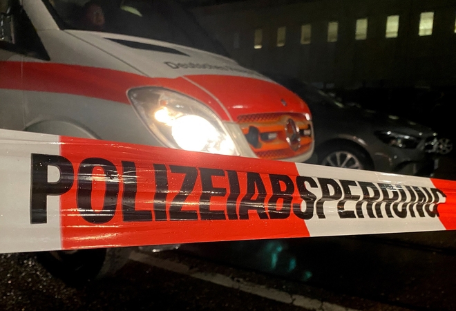 Siaubas atrakcionų parke: ant karuselės peiliu subadytas vyras
