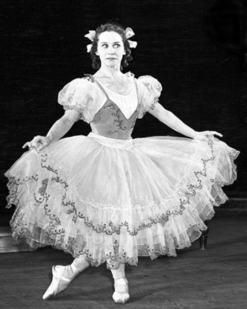 2008 metais būdama 92 metų Maskvoje mirė legendinė Rusijos balerina Olga Lepešinskaja (Olga Lepešinskaja).