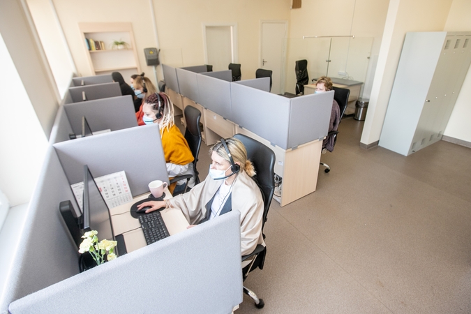 Komanda: daugelis skambučių centro darbuotojų – anksčiau skirtinguose KMP padaliniuose dirbusios registratorės.