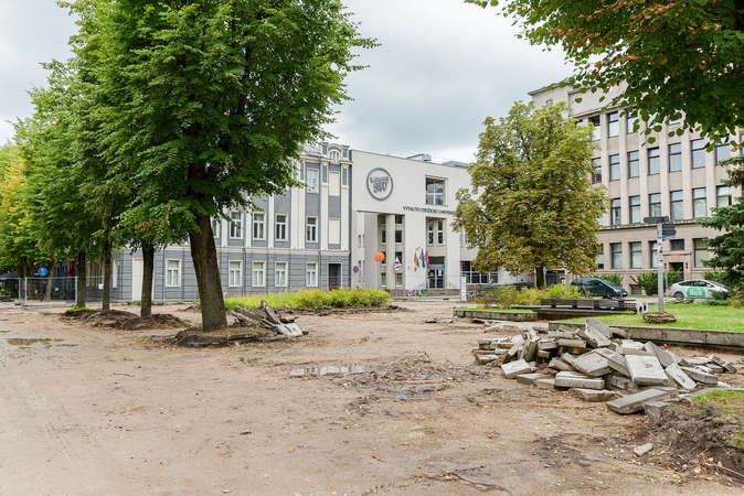 Atgimimui ruošiasi dar viena Kauno erdvė: prasidėjo Studentų skvero rekonstrukcija