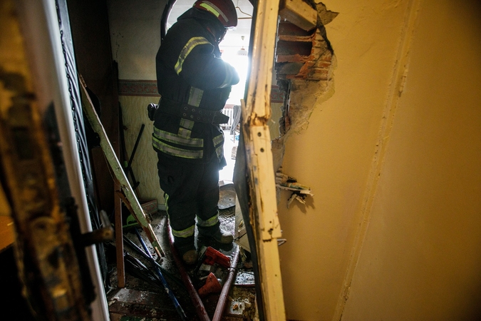 Kelmės rajone jaunas vyras išgėrė, o tada nusprendė padegti namą