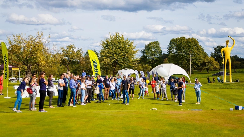 Norintys žaisti golfą nebesutelpa į organizuojamus turnyrus