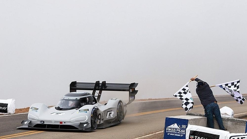 „Pikes Peak“ automobilių varžybose – naujas rekordas