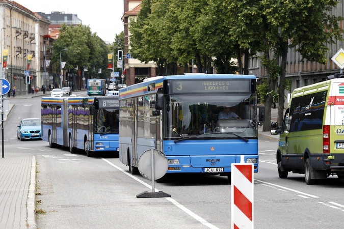 Pokyčiai: šventinį savaitgalį miesto centre bus taikomi eismo apribojimai. Dėl jų kitaip važiuos ir miesto autobusai.