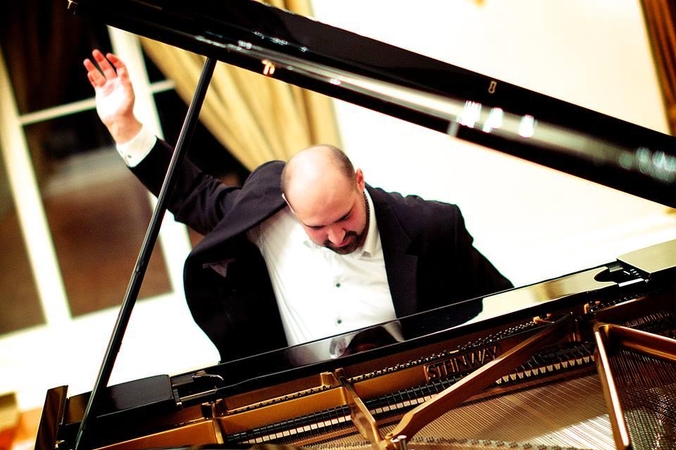 Kartu: solistė OKolobovaitė ir pianistas J.Šervenikas parengė naują bendrą koncertinę programą, kuriai impulsą davė šiemet švenčiamas M.K.Oginskio jubiliejus.
