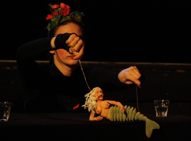 Per Klaipėdos šviesų festivalį didžiausios Klaipėdos lėlių teatro lėlės virs šviesos instaliacijomis.