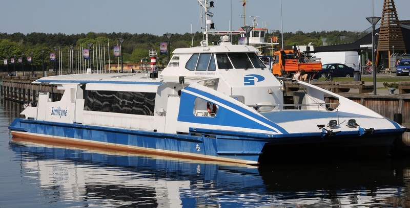 Tąsa: vietoj naują maršrutą Kuršių mariose nutiesusio katamarano „Smiltynė“, kitais metais turėtų plaukioti naujas turistinis laivas.