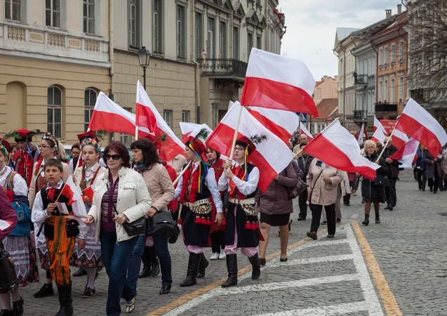 Siūlo koreguoti naują Tautinių mažumų įstatymą