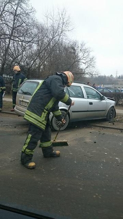 Po avarijos Raudondvario plente – du vairuotojai ligoninėje