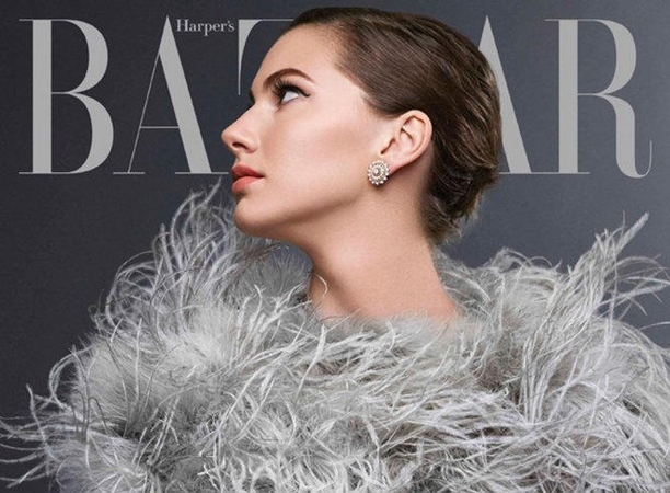„Harper's Bazaar“ viršelį papuošė A. Hepburn vaikaitės atvaizdas 