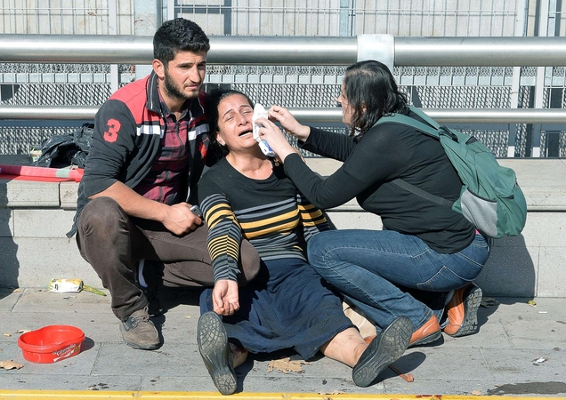 Turkija gedi 95 žmonių, žuvusių per du sprogimus