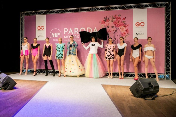Kaunietės plūsta į grožio ir mados fiestą „Moters pasaulis 2017“