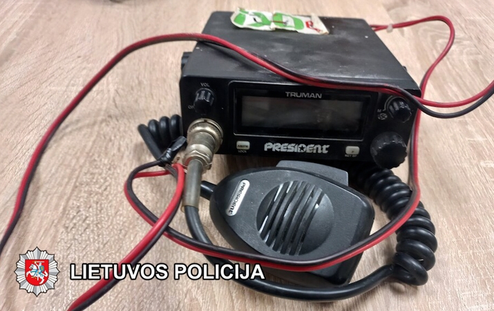 Dėl mėginimų padegti garažą Plungėje policija sulaikė keturis įtariamuosius