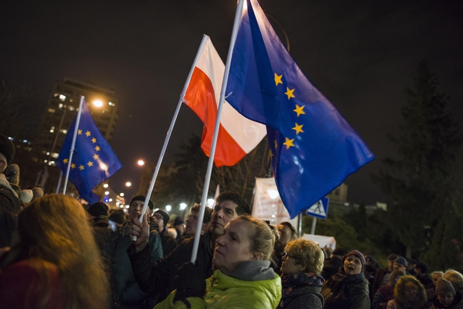 Lenkijos Senatas atmetė teisėjų „antsnukio įstatymą“