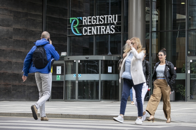 Notarai: Registrų centre dar stringa nekilnojamojo turto sandorių sistema