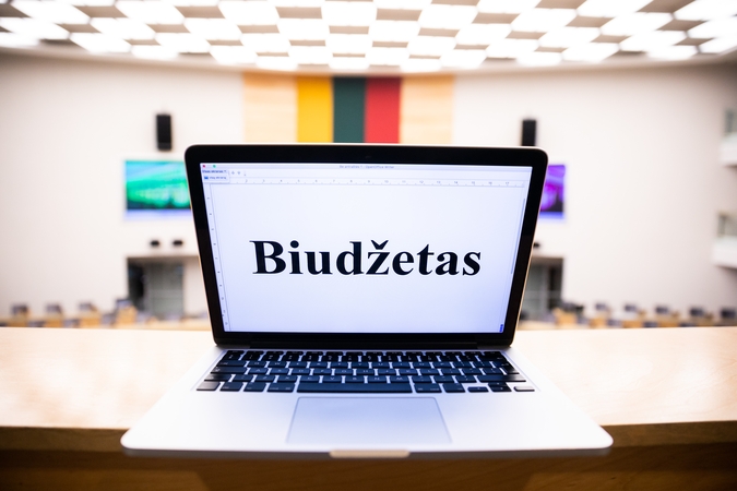 Vyriausybė: biudžeto deficitas šiemet turėtų būti mažesnis