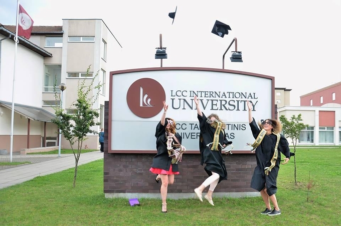 LCC tarptautinio universiteto alumnai neiškentė: kreipėsi į šalies vadovus