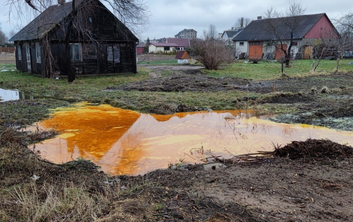 Šiaulių įmonėje išsiliejo, įtariama, tona aliejaus: tarša sustabdyta