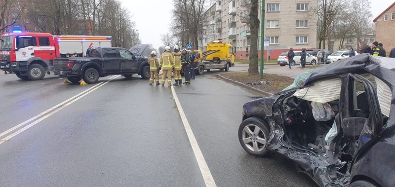 Pavojingoje Klaipėdos sankryžoje dužo mašinos