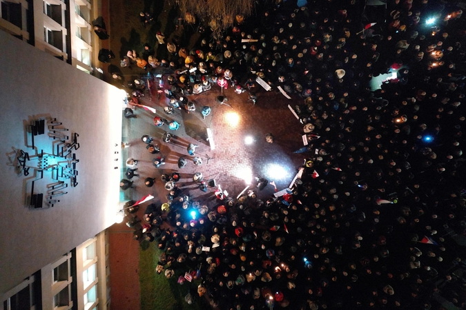 Lenkai protestuoja prieš vyriausybės siekį bausti kritiškus teisėjus 