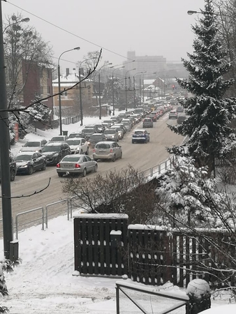 Išbandymą sniegu atlaikė ne visi Kauno vairuotojai
