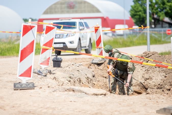 Europos prospekte rastos dvi aviacinės bombos: baiminamasi, kad ten jų yra daugiau