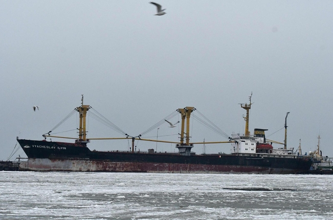 Ukraina planuoja vėl pasiųsti karinių laivų praplaukti Kerčės sąsiauriu