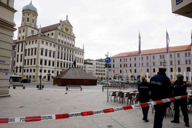 Vokietijoje dėl grasinimų susprogdinti bombas evakuotos kelių miestų merijos