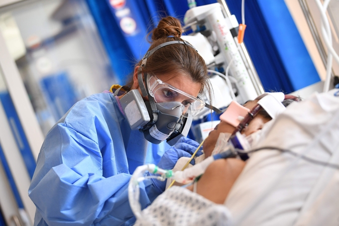 COVID-19 Santaros klinikose plinta dėl žmogiškojo faktoriaus?