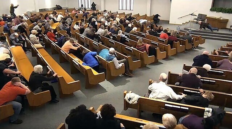 Teksase bažnyčios lankytojai nukovė užpuoliką, nušovusį du žmones
